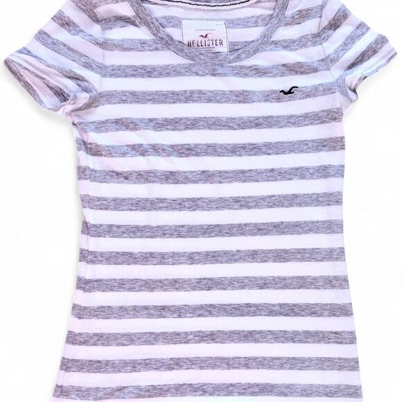 Tops - Vintage Y2K Hollister Co. Grey and White Cotton Blend T-shirt Women's Medium